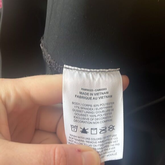 NIKE BLACK PRO LOGO CAPRI LEGGINGS MEDIUM - Picture 5 of 8